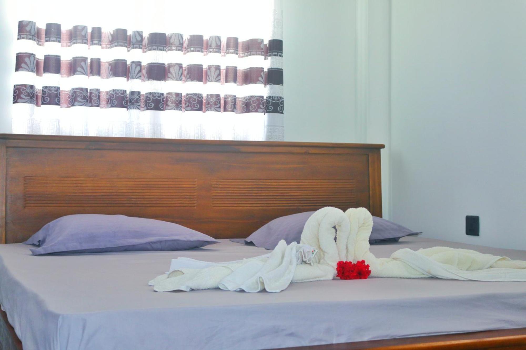 Dinuli Home Stay Ahungalla Esterno foto