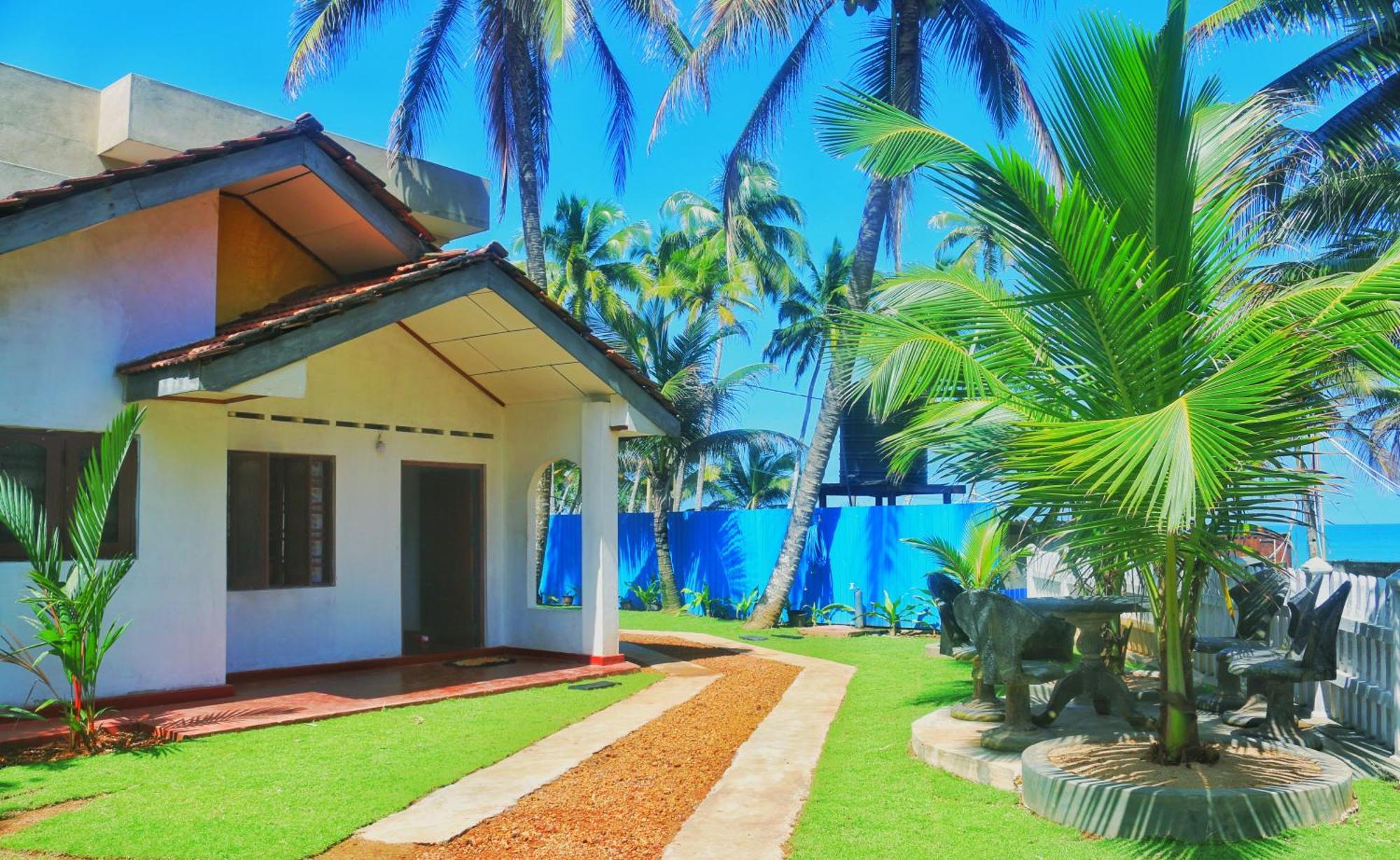 Dinuli Home Stay Ahungalla Esterno foto