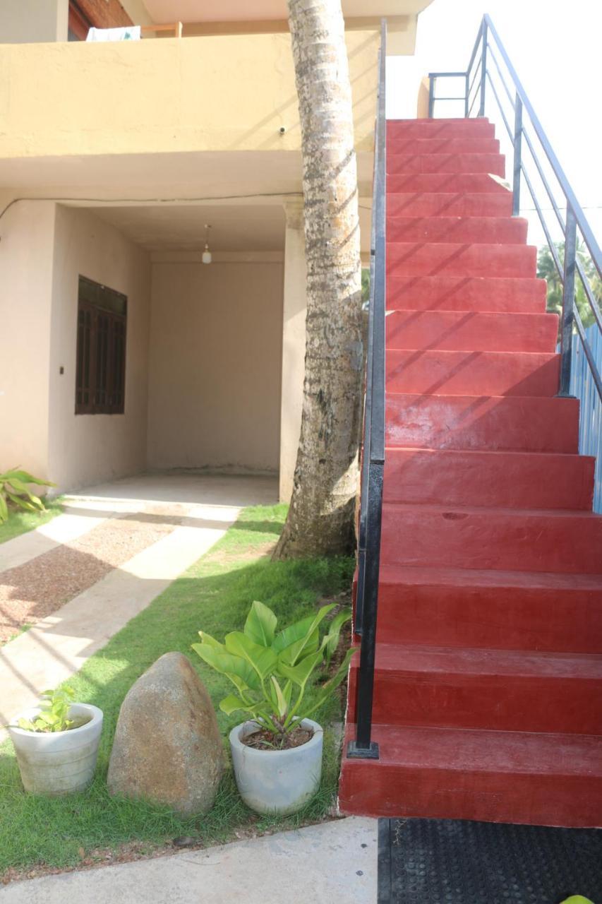 Dinuli Home Stay Ahungalla Esterno foto
