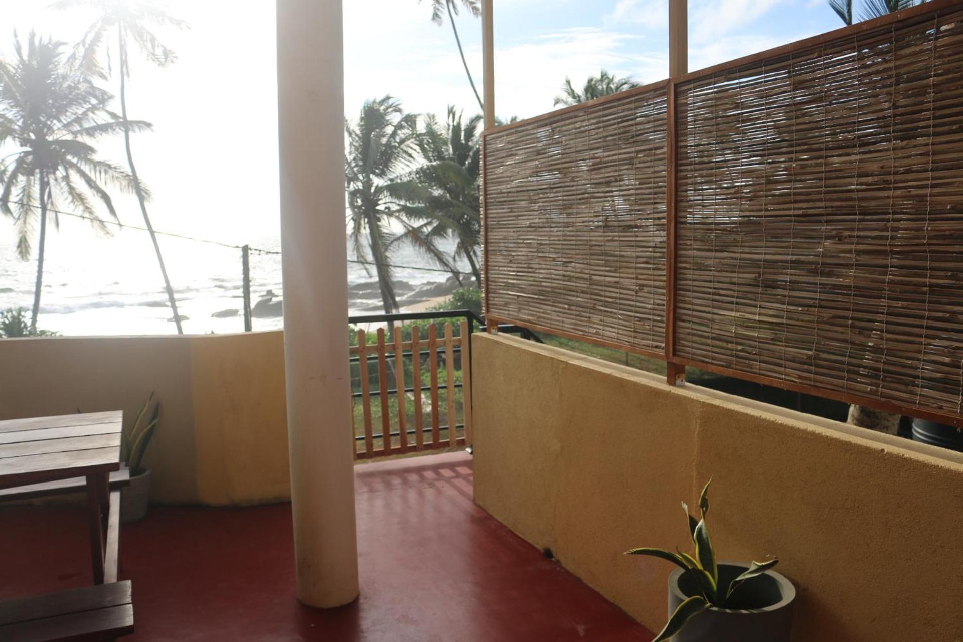 Dinuli Home Stay Ahungalla Esterno foto